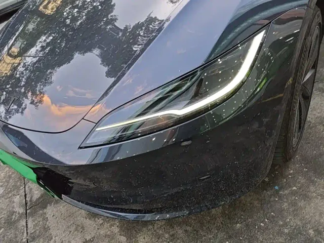Tesla Model 3 — Фото автомобиля 23
