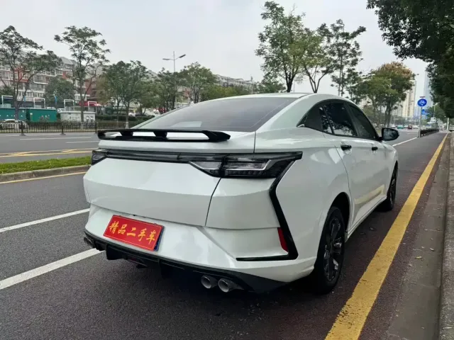 Dongfeng Yixuan — Фото автомобиля 5