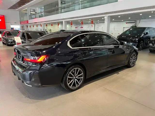 BMW 3 Series — Фото автомобиля 4