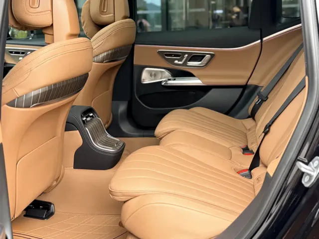Mercedes-Benz E-Class — Фото автомобиля 16