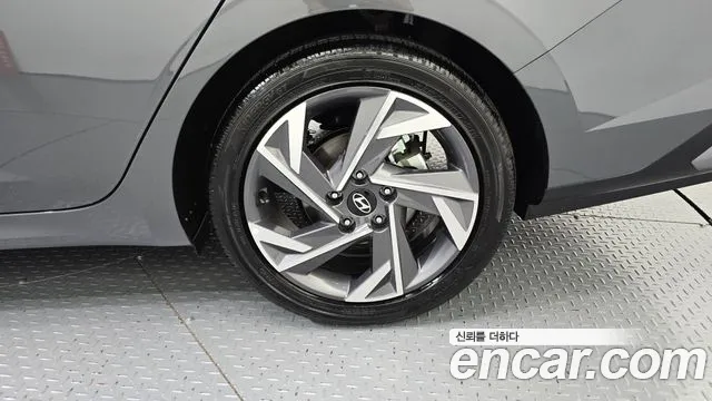 Hyundai Avante CN7 — Фото автомобиля 21