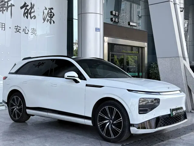 Xpeng G9 — Фото автомобиля 3