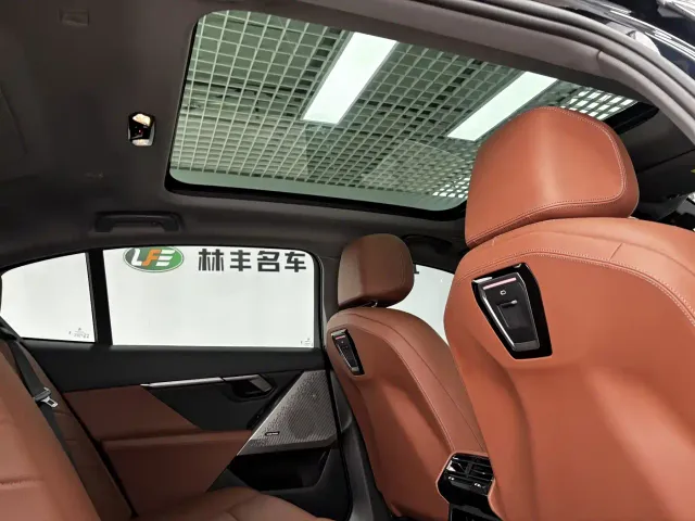 BMW 5 Series — Фото автомобиля 28