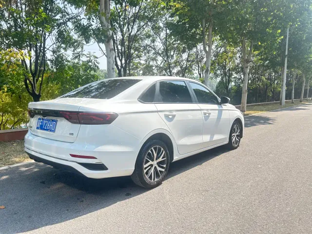 Geely Emgrand — Фото автомобиля 3