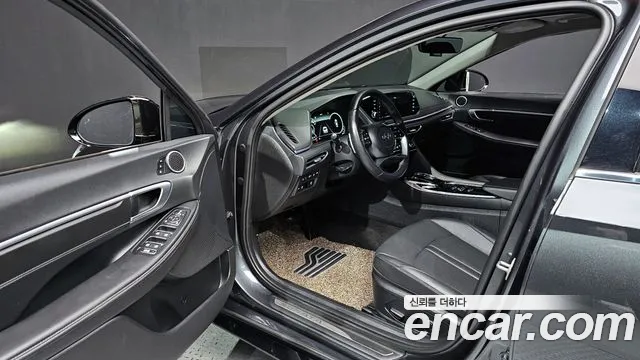 Hyundai Sonata — Фото автомобиля 10