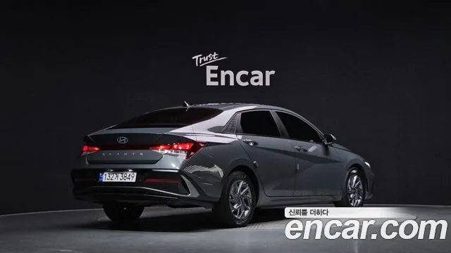 Hyundai Avante CN7 — Фото автомобиля 2