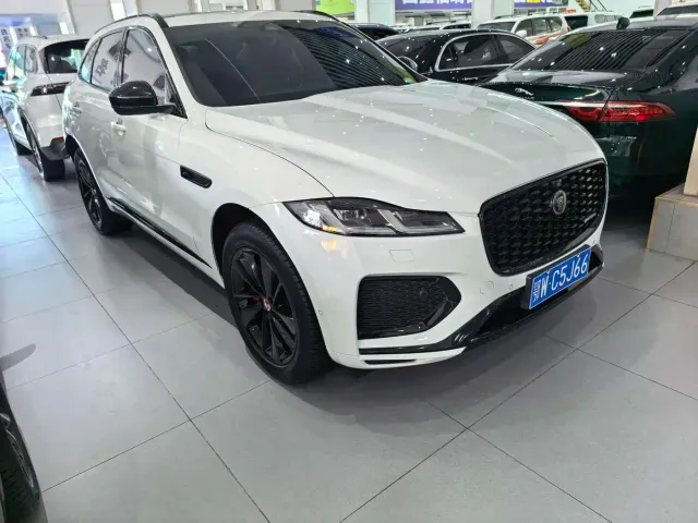 Jaguar F-Pace — Фото автомобиля 4