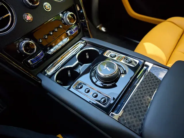 Rolls-Royce Cullinan — Фото автомобиля 16
