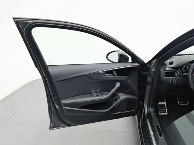 Audi A4L — Фото автомобиля 8