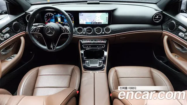 Mercedes-Benz E-Class — Фото автомобиля 7