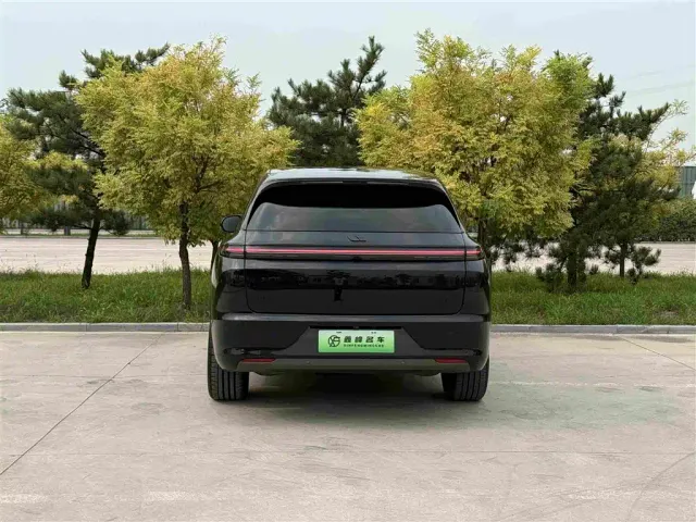 Li Auto L7 — Фото автомобиля 24