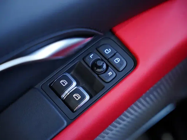 Lotus Emira — Фото автомобиля 17