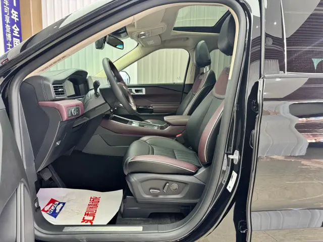 Ford Explorer — Фото автомобиля 7