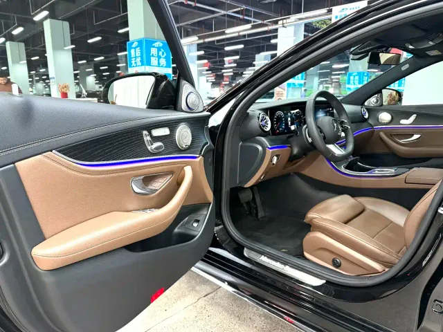 Mercedes-Benz E-Class — Фото автомобиля 4