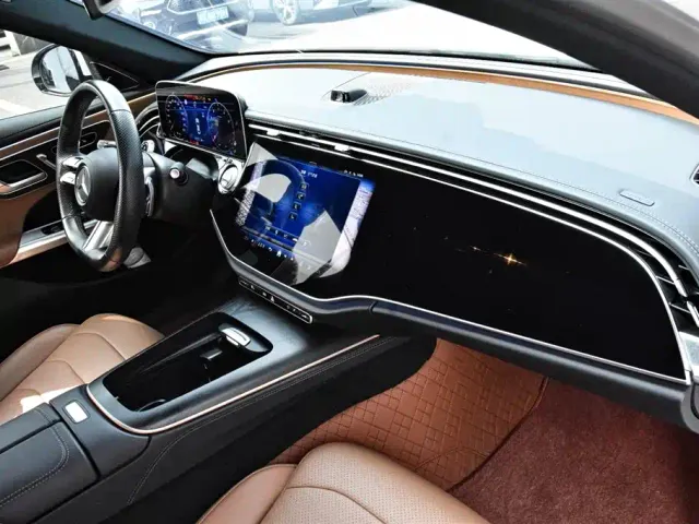 Mercedes-Benz E-Class — Фото автомобиля 18