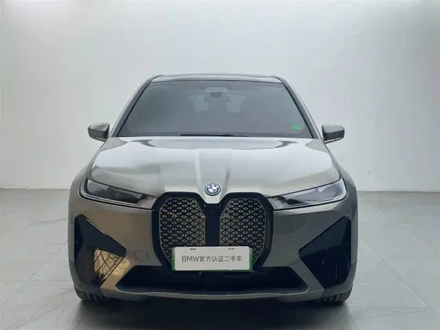 BMW iX M60 — Фото автомобиля 2