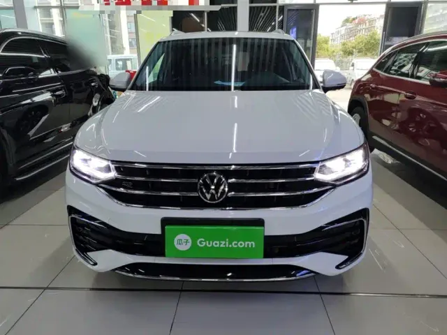 Volkswagen Tiguan L — Фото автомобиля 2