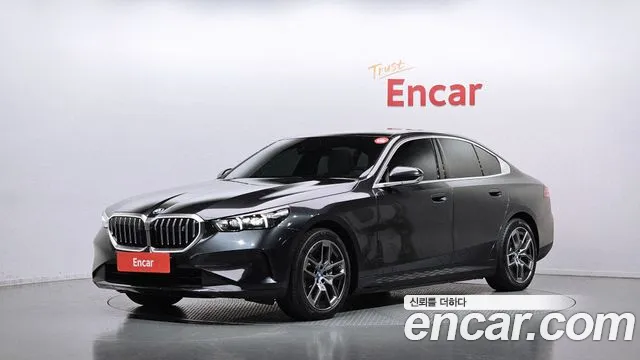 Фотография автомобиля — BMW i5 G60
