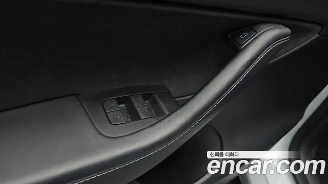 Tesla Model Y — Фото автомобиля 27