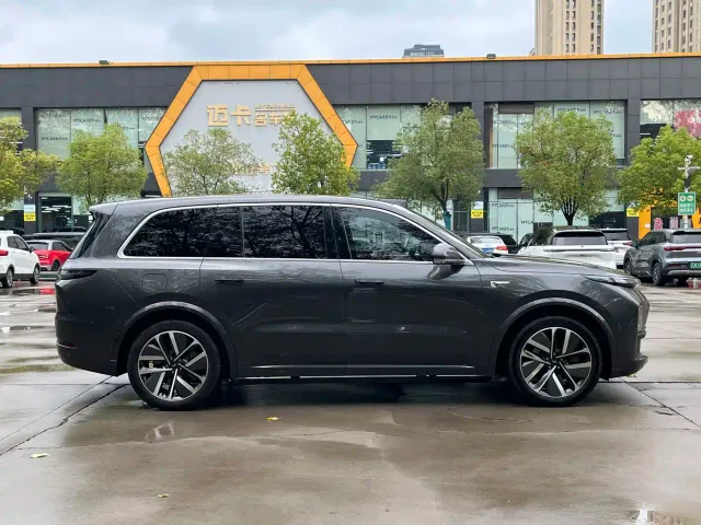 Li Auto L9 — Фото автомобиля 6