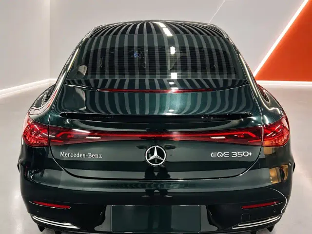 Mercedes-Benz EQE — Фото автомобиля 5