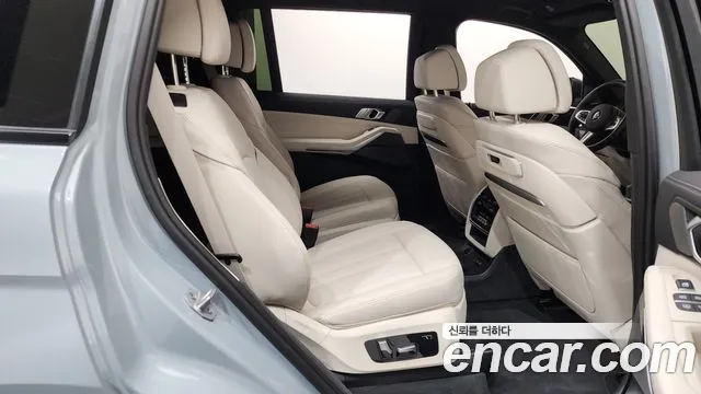 BMW X7 — Фото автомобиля 10