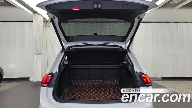 Volkswagen Tiguan Tiguan 2 поколение 2.0 TDI 4Motion Premium — Фото автомобиля 20