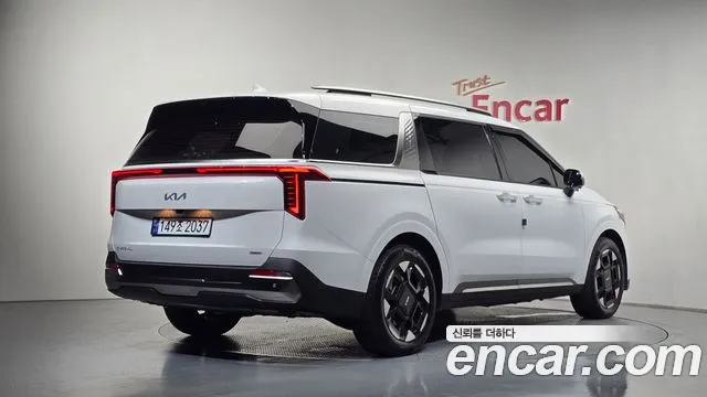 Kia Canival — Фото автомобиля 2