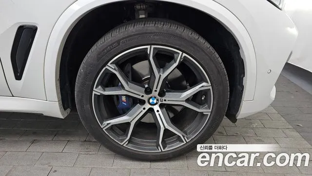 BMW X5 xDrive 40i M Sport — Фото автомобиля 5