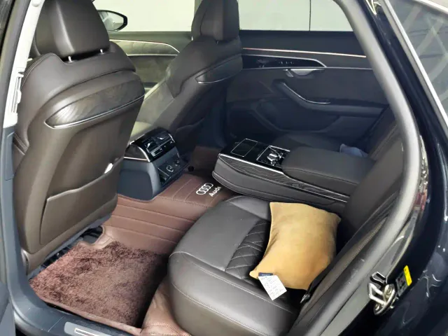 Audi A8 — Фото автомобиля 16