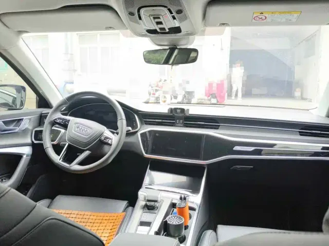 Audi A6L — Фото автомобиля 12