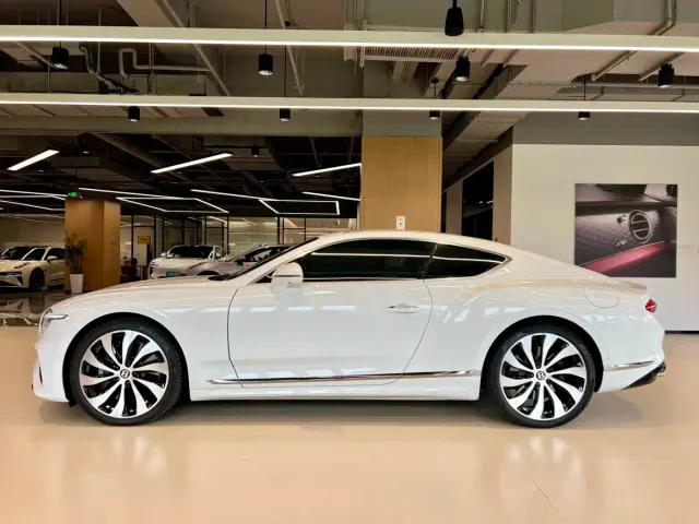 Bentley Continental Plug-in Hybrid — Фото автомобиля 3