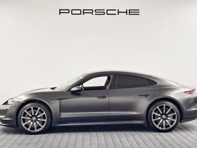 Porsche Taycan — Фото автомобиля 5