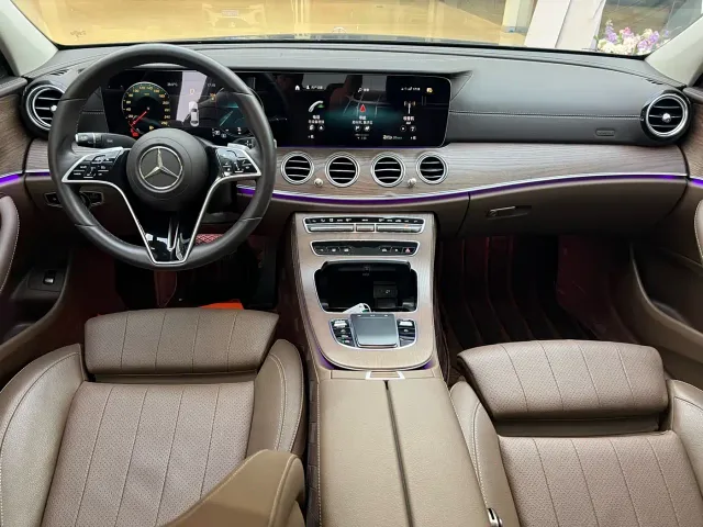 Mercedes-Benz E-Class — Фото автомобиля 16