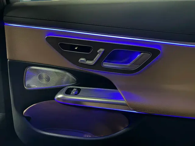 Mercedes-Benz E-Class — Фото автомобиля 22