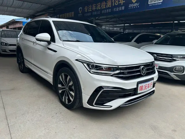 Volkswagen Tiguan L — Фото автомобиля 3