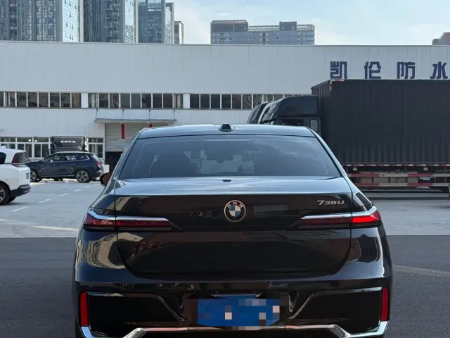 BMW 7 Series — Фото автомобиля 8