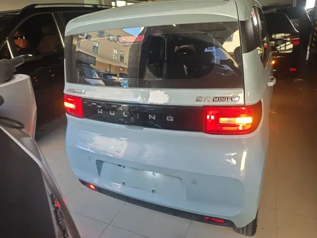 Wuling Hongguang Mini EV — Фото автомобиля 5