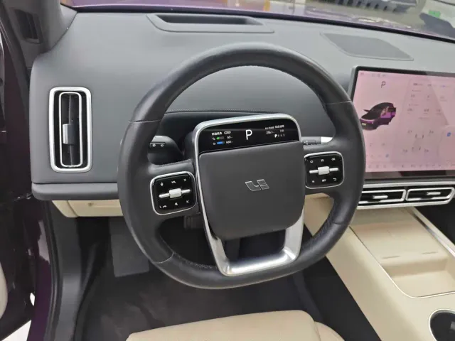 Li Auto L8 — Фото автомобиля 7