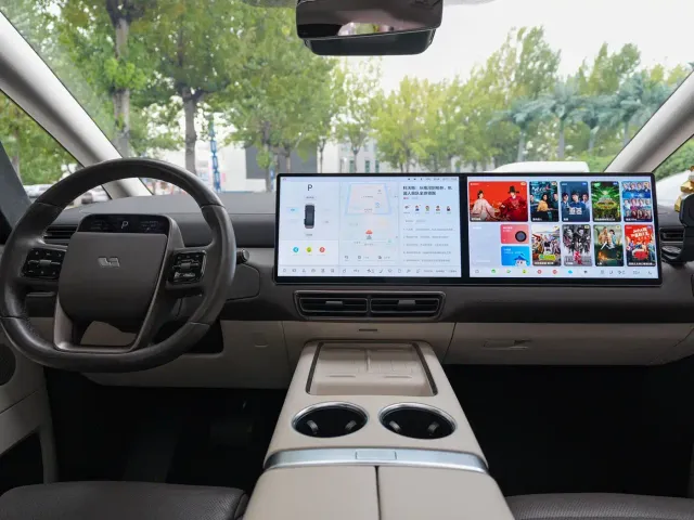 Li Auto MEGA — Фото автомобиля 11