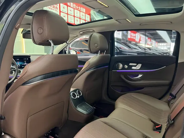 Mercedes-Benz E-Class — Фото автомобиля 11