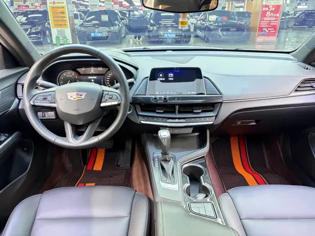 Cadillac CT4 — Фото автомобиля 5