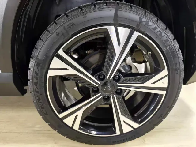 Geely Boyue — Фото автомобиля 11