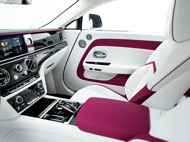 Rolls-Royce Spectre — Фото автомобиля 19