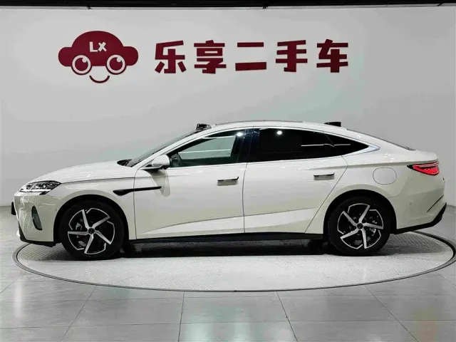 BYD Seal 07 DM-i — Фото автомобиля 2