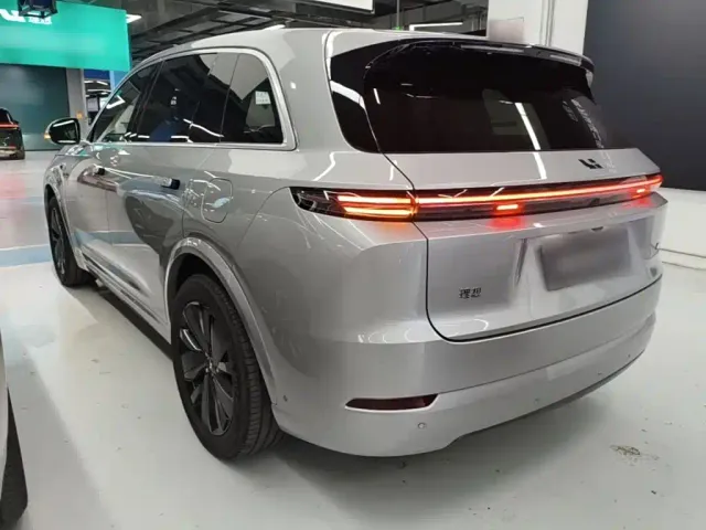 Li Auto L7 — Фото автомобиля 22