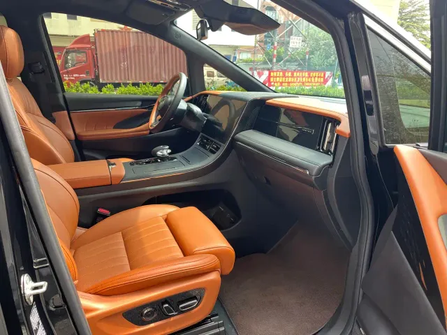 GAC Trumpchi E9 — Фото автомобиля 17