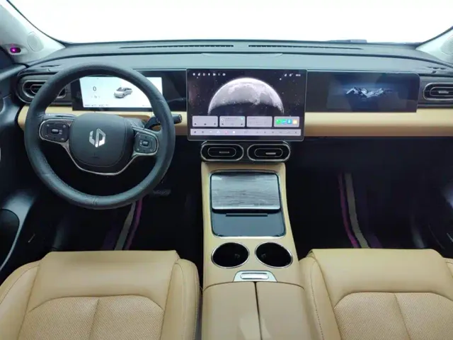 Leapmotor C11 — Фото автомобиля 12