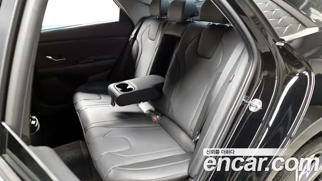 Hyundai AVANTE — Фото автомобиля 12