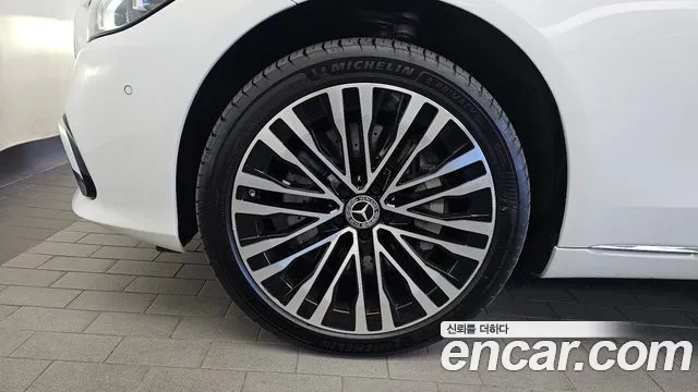 Mercedes-Benz S-Class — Фото автомобиля 5